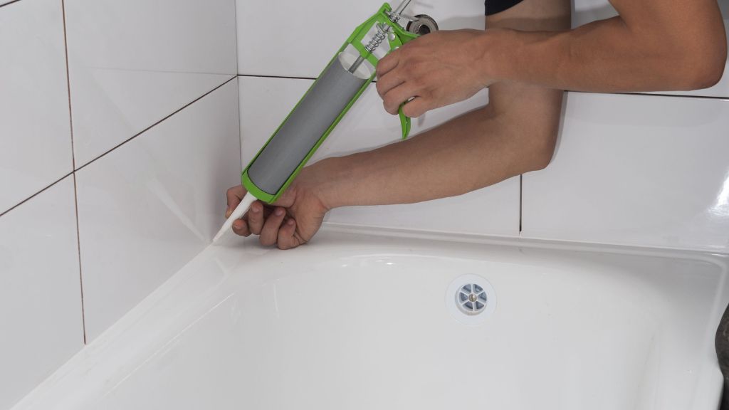 How to Caulk a Bathtub